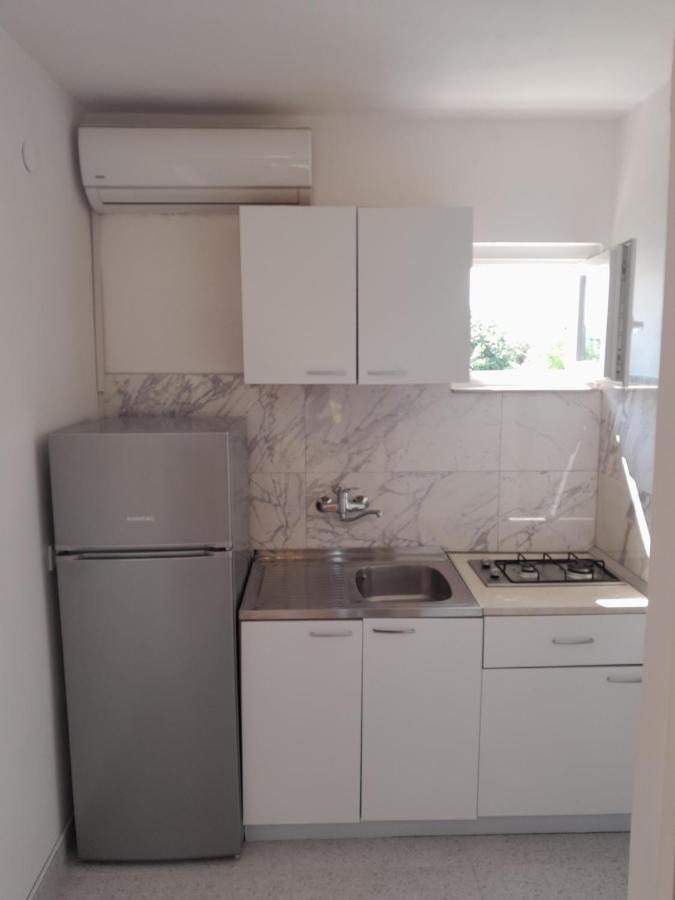 Apartmani Urlic セレセル エクステリア 写真